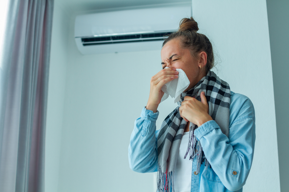 Prevent allergies from air conditioning in Gold Coast with clean filters, HVAC maintenance, air purifiers and humidity control.