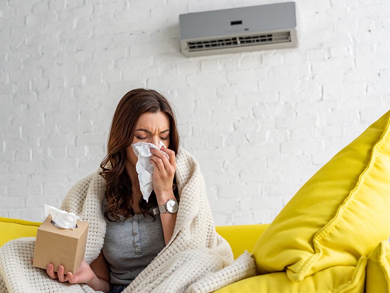 Air conditioners and allergies are connected. Poor maintenance can cause mold in air conditioners, poor air quality, and allergy symptoms