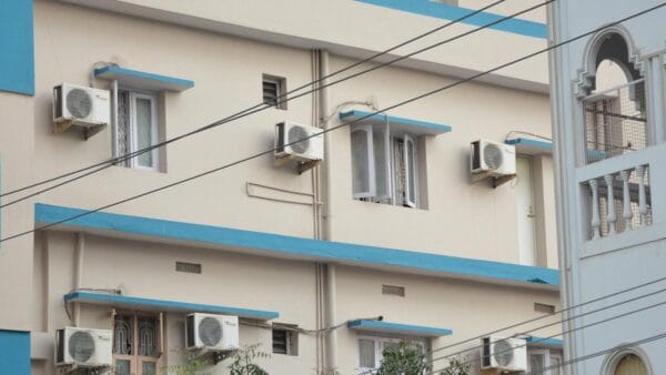 Struggling with uneven temps in your multi-storey Gold Coast home? DEEPCHILL shares AC tips for comfort, savings & smarter cooling.
