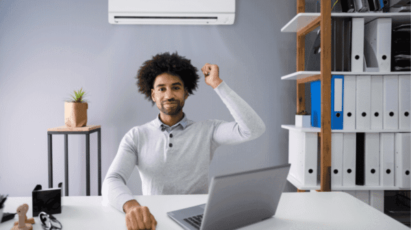 Find the best AC unit for your office. Explore type system, efficiency, noise levels & expert tips from DEEPCHILL Gold Coast AC specialists.