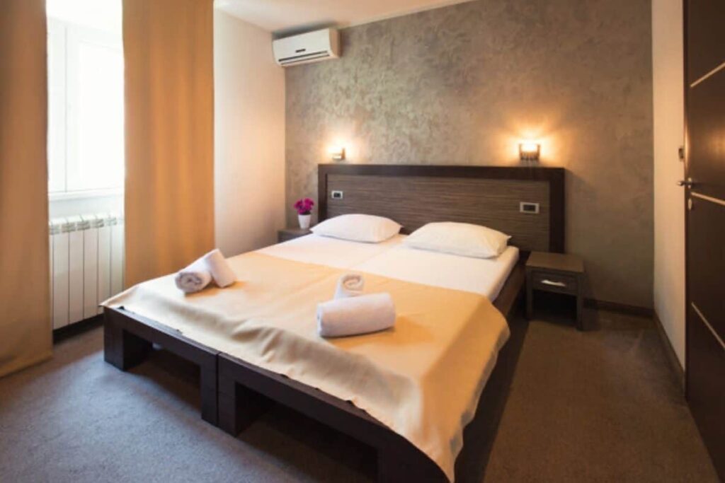 Discover the benefits of AC in hotel rooms for better sleep from temperature control or improve air quality boosts guest relaxation.