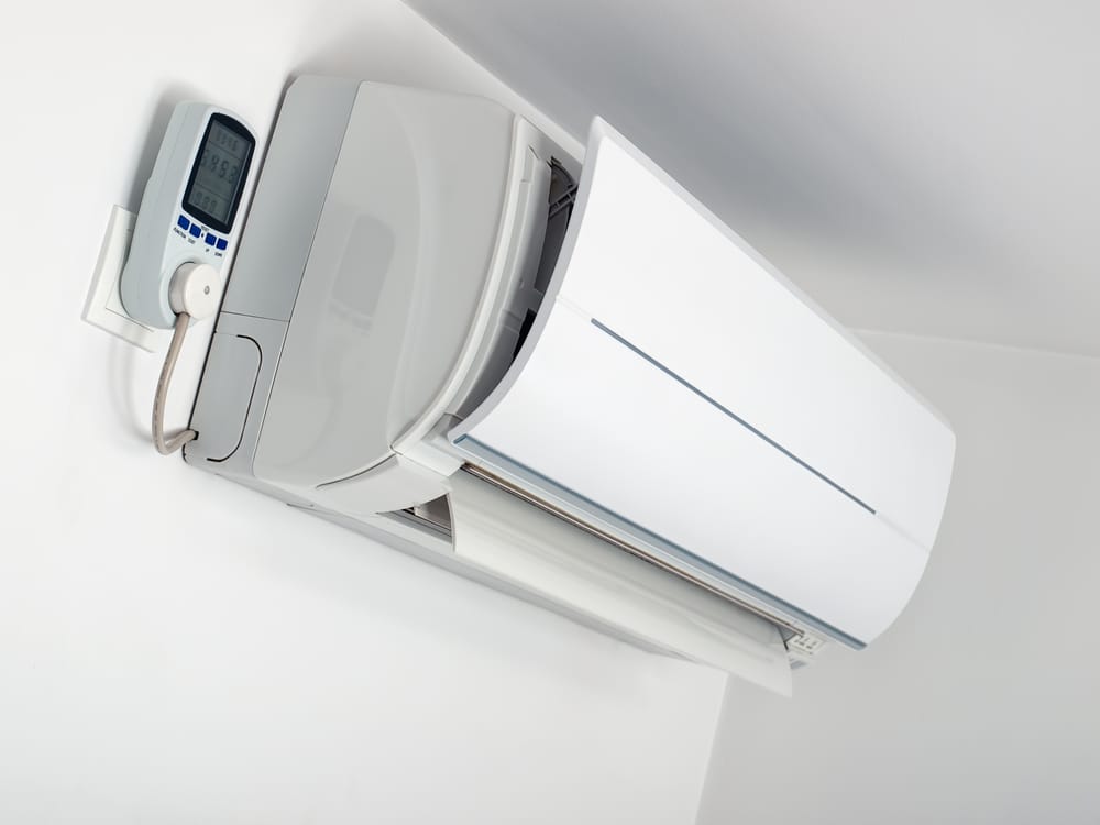Wall-mounted inverter unit representing the best heating air conditioner for energy-efficient Gold Coast homes. Installed by local air conditioning contractors.