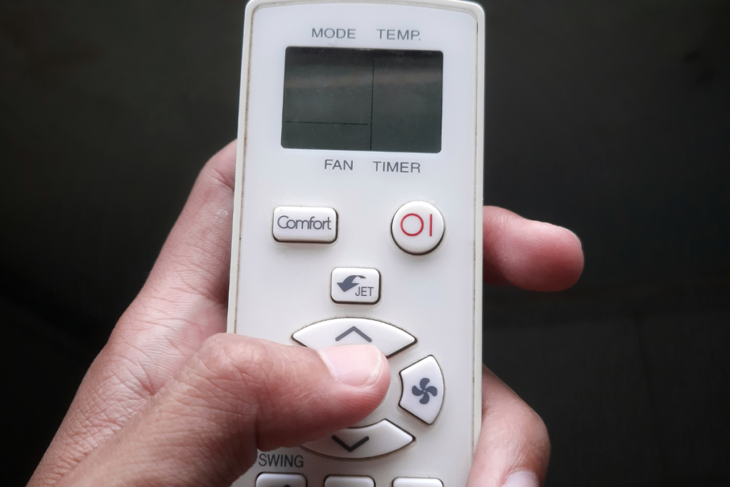 AC reduce humidity using air conditioner remote settings, air conditioning Gold Coast, residential and commercial air conditioning Gold Coast