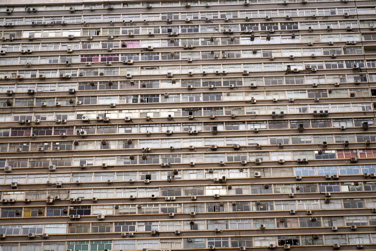 AC reduce humidity in large apartment building with multiple external units, air conditioning Gold Coast, commercial air conditioning Gold Coast