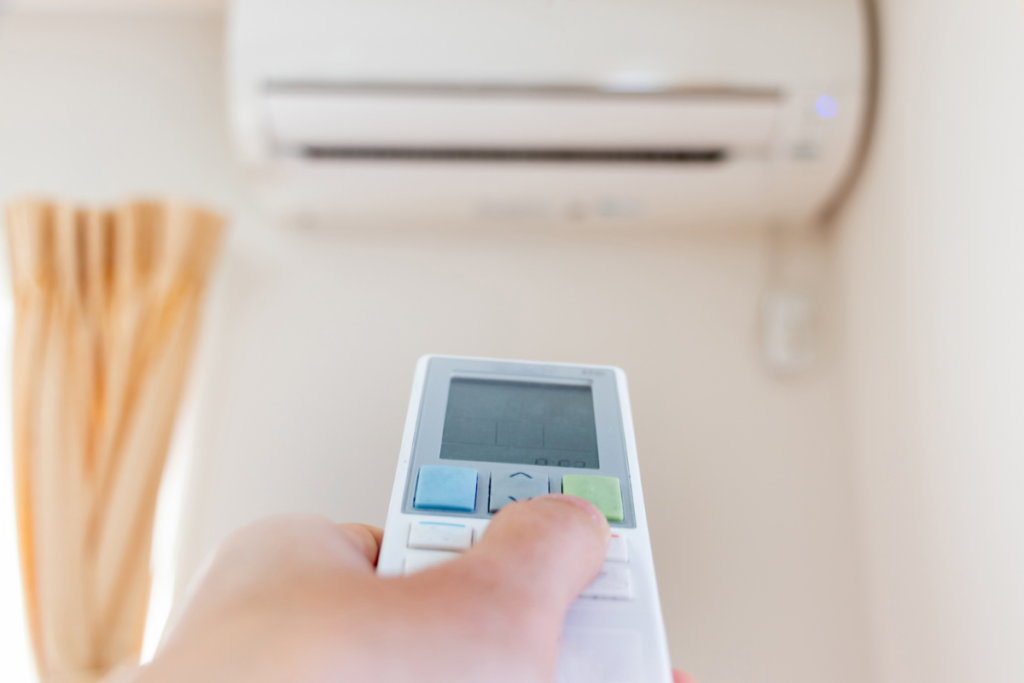 Air conditioner cooling but not removing humidity due to wrong settings, air conditioning Gold Coast, residential and commercial air conditioning Gold Coast