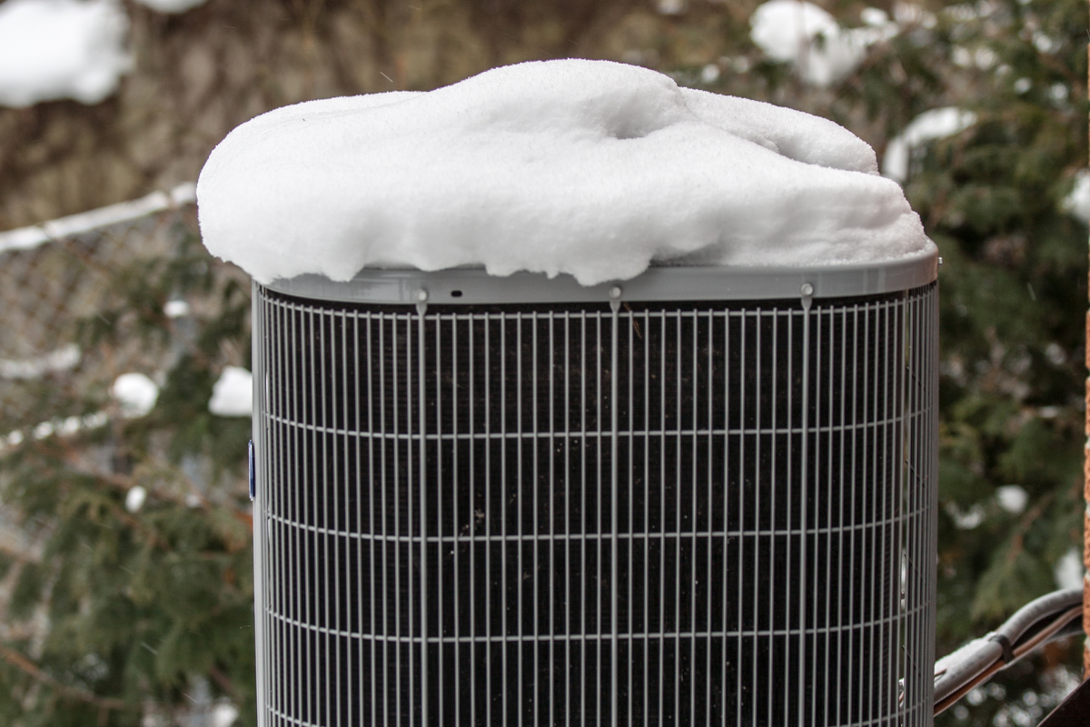 High-performance outdoor condenser for an LG DualCool AI system, a reliable choice for residential air conditioning Gold Coast households looking for year-round climate control.