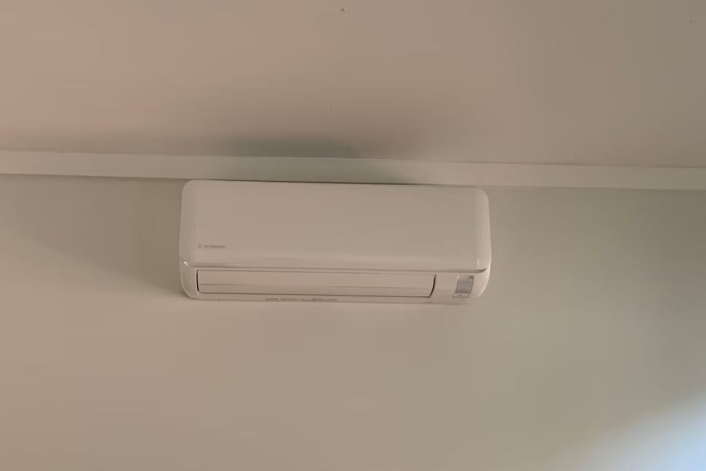 Mitsubishi Heavy Industries split system air conditioning installation Gold Coast in a Robina home