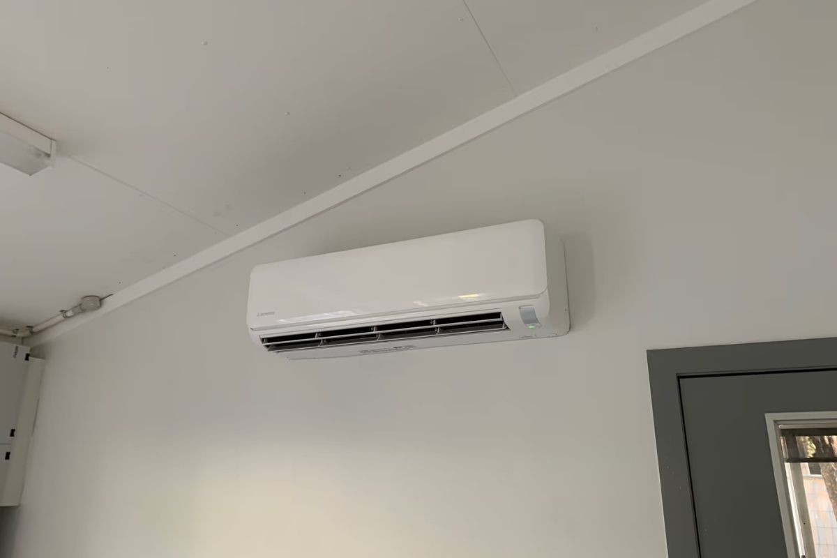 Mitsubishi Heavy Industries split system air conditioning installation Gold Coast in a Palm Beach home
