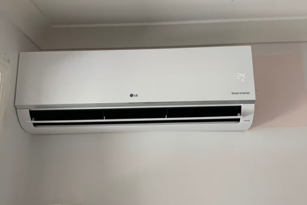 LG reverse cycle aircon set to 24°C with louvres open, showing how to set your reverse cycle aircon for efficient air conditioning on the Gold Coast