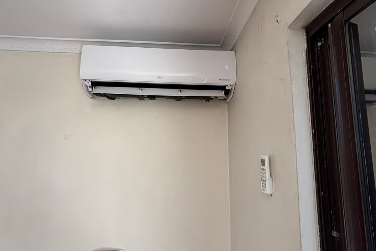 LG Smart Inverter split system with remote, checked for AC keeps shutting off issues